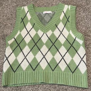 Green/White sweater vest! Slightly cropped/short. Lightly worn